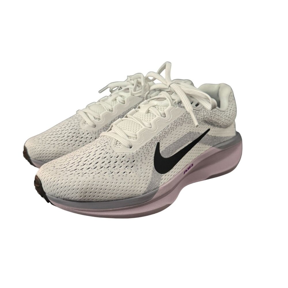 Nike Air  Winflo 11 Women's Running Shoes FJ9510-104, Size 6.5 WORN ONCE